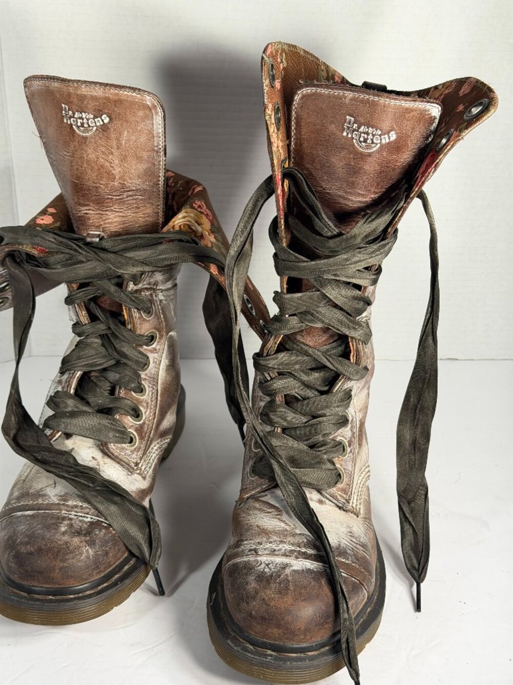 Rare Dr Martens L-9 Triumph authentic Leather boots